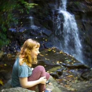 Meet your Posher, Nola